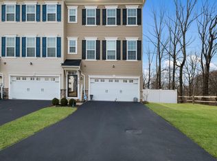 100 Graystone Dr, Trevose, PA 19053