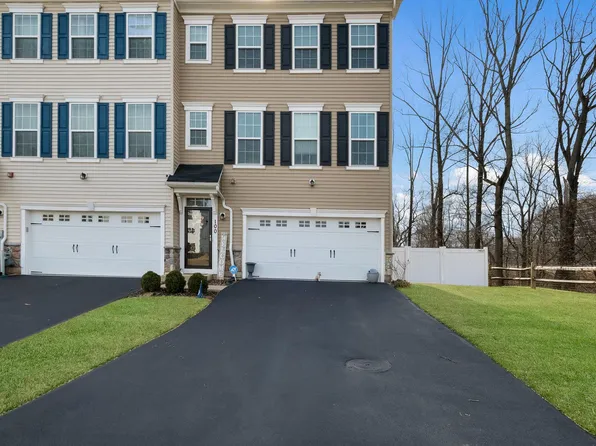 100 Graystone Dr, Trevose, PA 19053