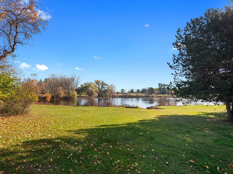 4105 Riverview Dr — Photo 4
