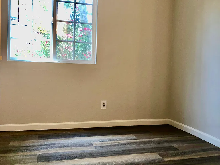 4770 York Blvd. — Photo 30