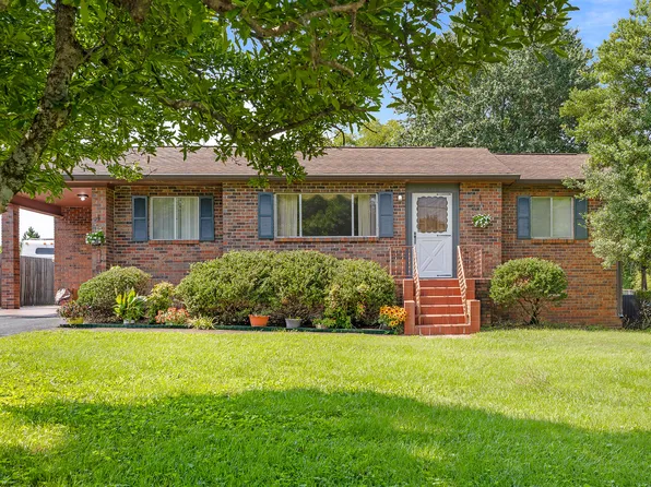 2412 Crescent Club Dr, Hixson, TN 37343