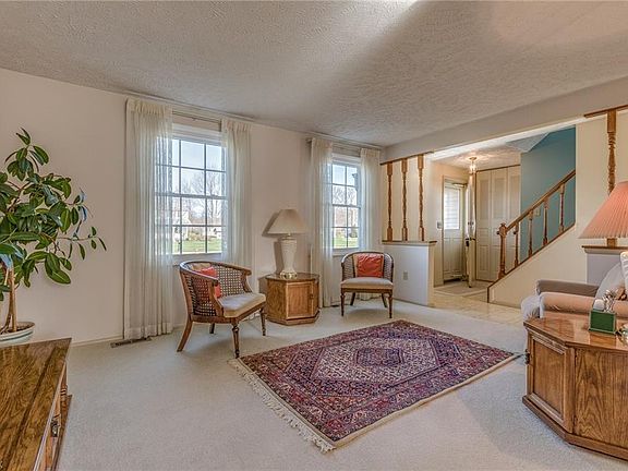 2nd image of 6757 Camelot Dr