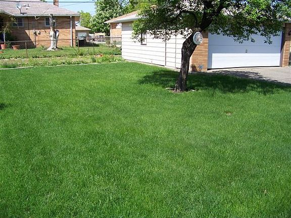 2 car detached garage