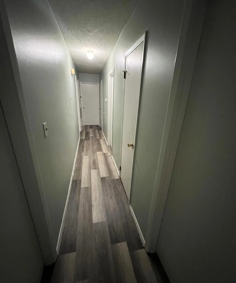 3 bed, 1.5 bath, 1196 sqft, $1,295 — Photo 2