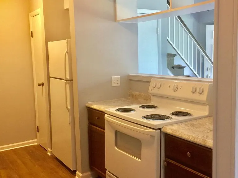 1401 N Glen Cir #C — Photo 13