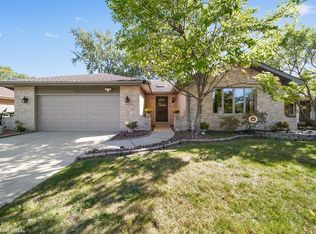 18531 Willow Ln, Lansing, IL 60438