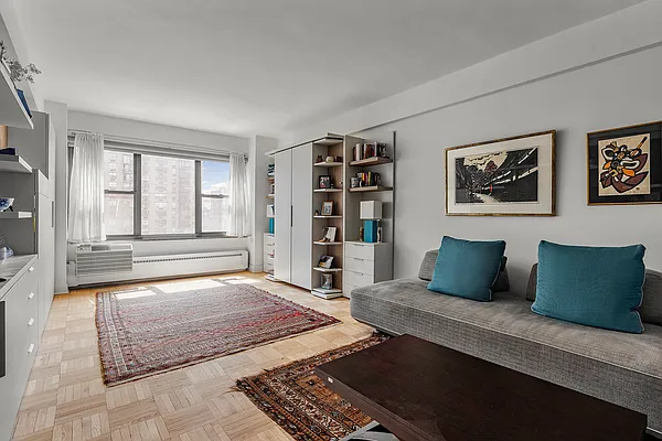 Sold by Compass | media 1