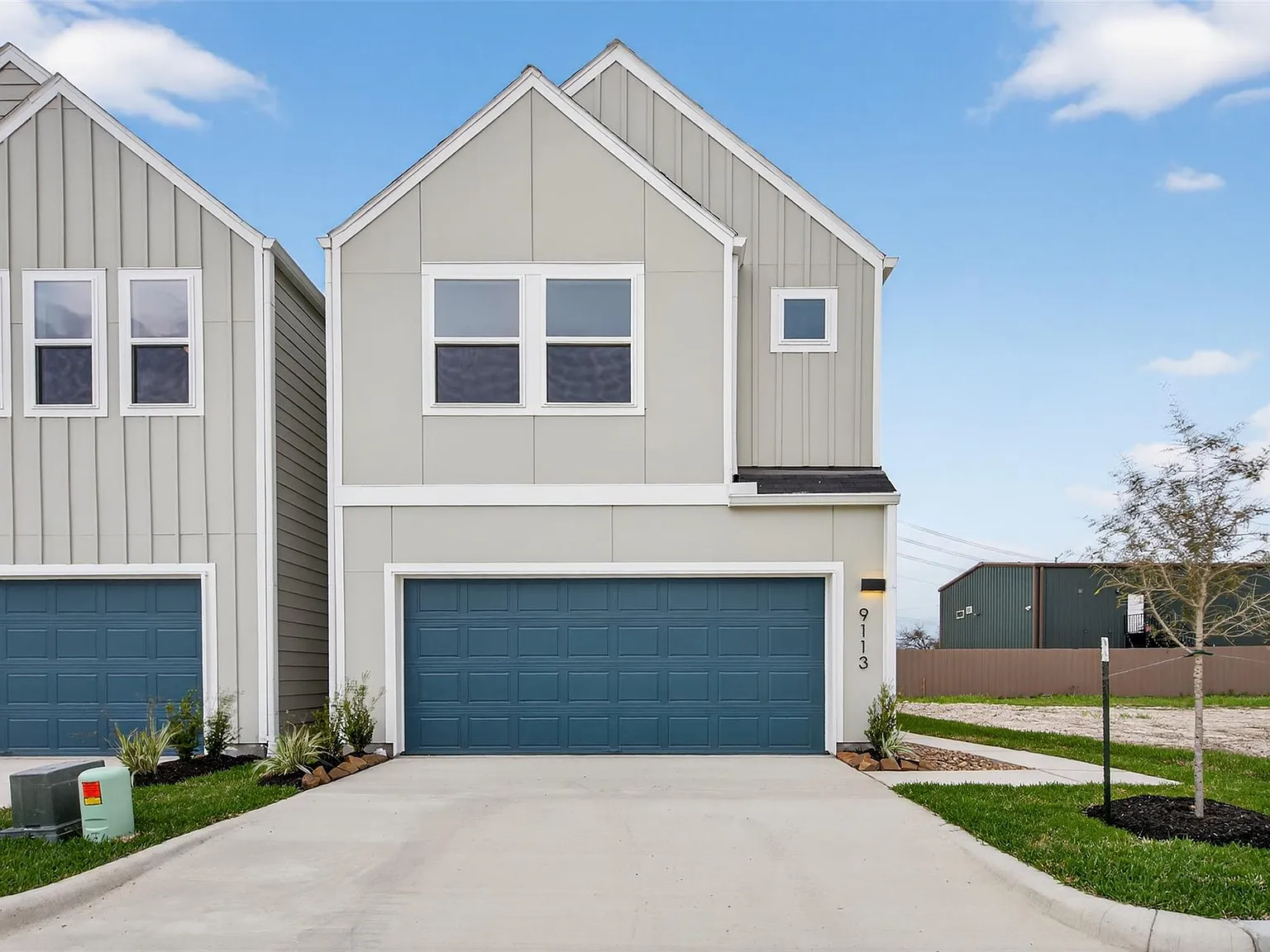 3 bed, 2.5 bath, 1750 sqft, $2,050 — Photo 1