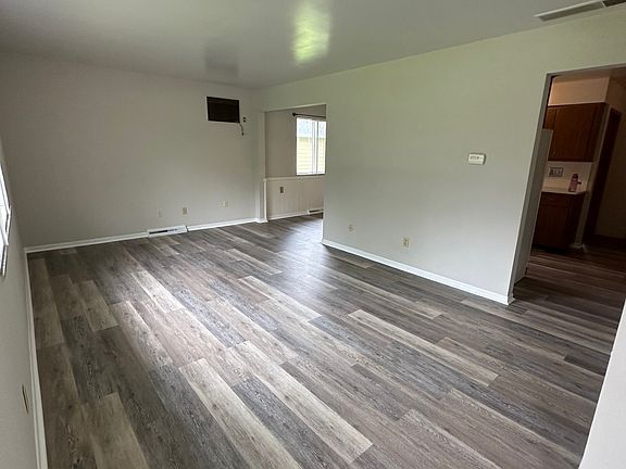 2nd image of 1516 Robin Ln