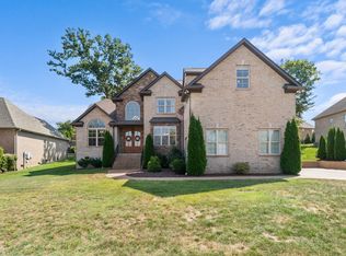 1032 Luxborough Dr, Hendersonville, TN 37075