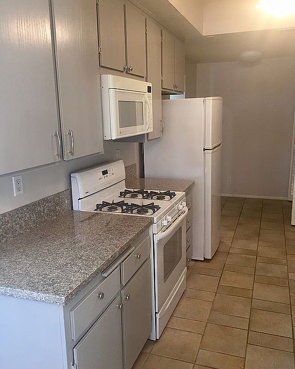 1st image of 6936 Amestoy Ave