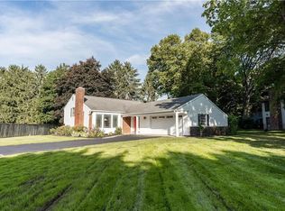 7 Wind Mill Rd, Pittsford, NY 14534