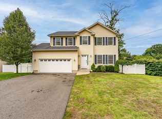 161 Braeburn Rd, East Longmeadow, MA 01028