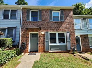 295 Roswell Commons Cir, Roswell, GA 30076