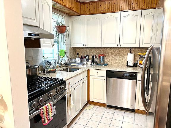 2nd image of 152-24 Jewel Ave #92A