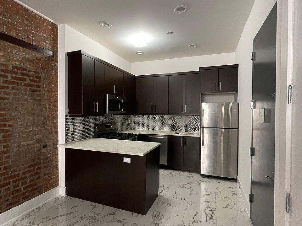 1st image of 25-75 22nd St #2R