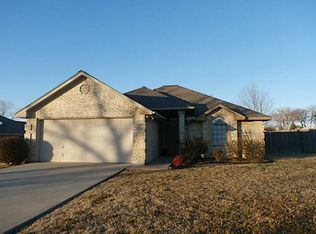 813 Amon Trl, Azle, TX 76020