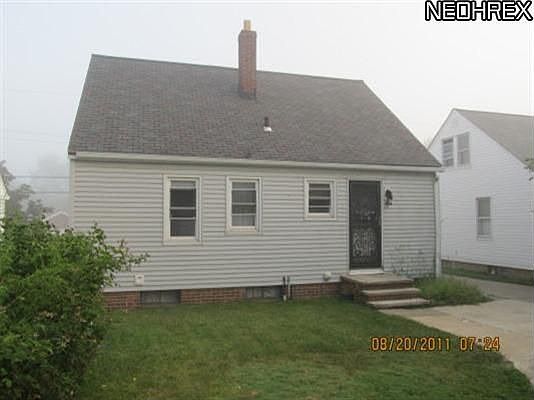 2nd image of 320 Marion Dr