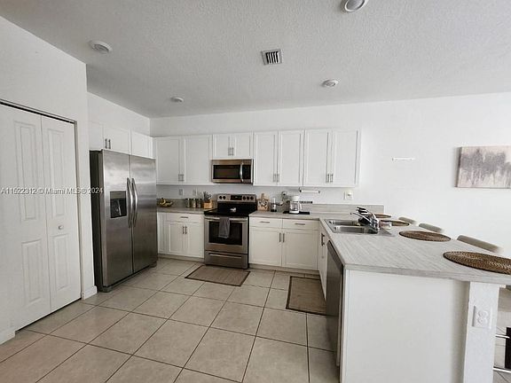 3rd image of 2650 SE 12th St #1
