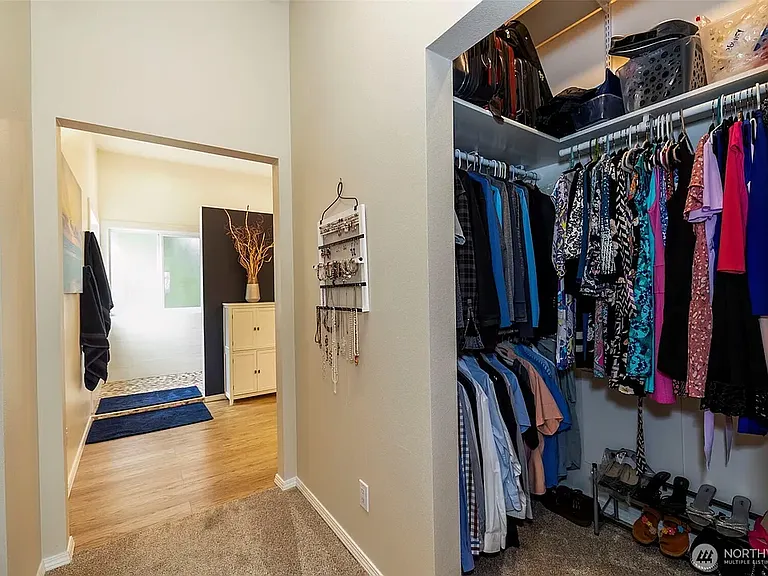 219 Tracy Ave N #202 — Photo 18