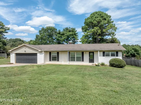 512 Cherokee Heights Dr, Maryville, TN 37801