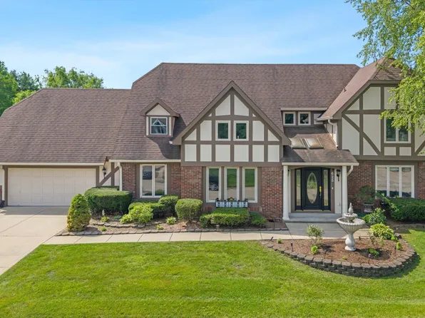 625 La Placita St, Greenwood, IN 46143