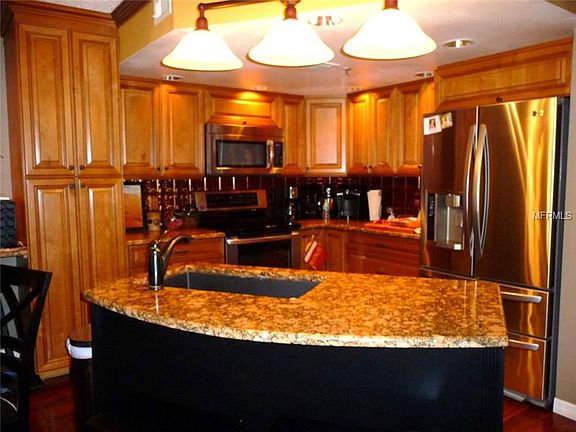 4th image of 2111 Vista Del Sol Cir Unit 406