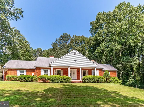 6906 Token Valley Rd, Manassas, VA 20112