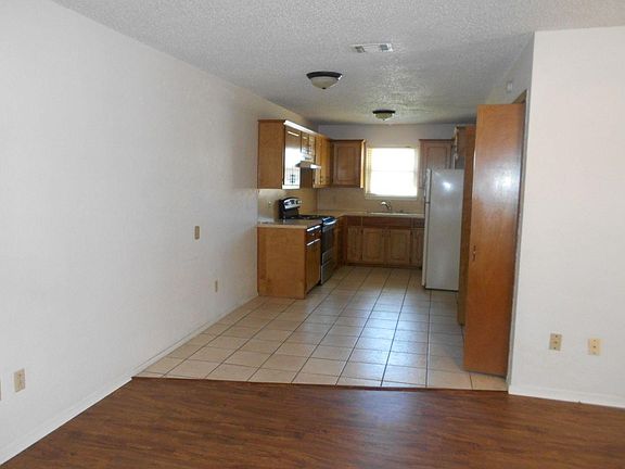 5th image of 7515 Avenue W #A