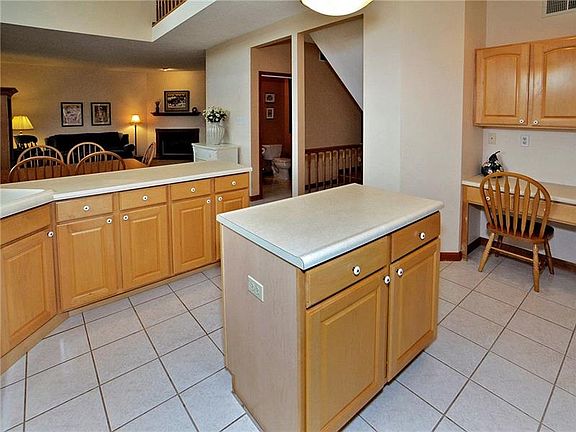 4th image of 27 Penntowne Dr