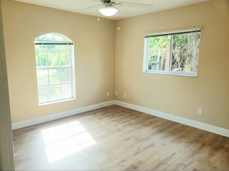 5526 Lavender Ave — Photo 4
