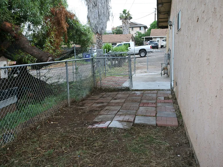 1392 Helix St — Photo 11