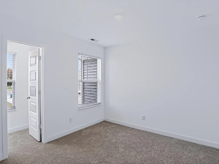 406 Monarch Ln — Photo 27
