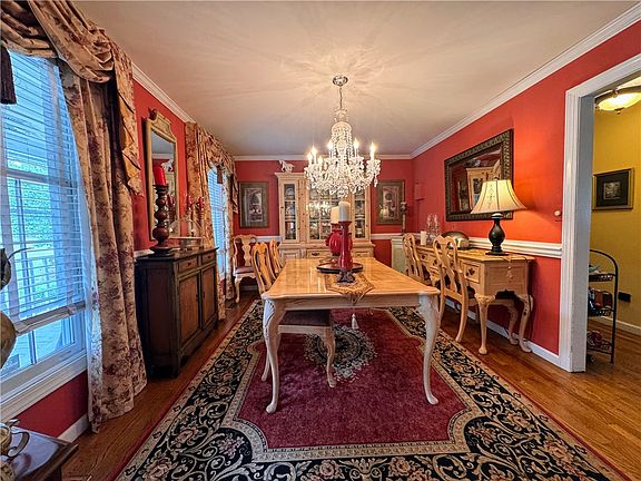 5th image of 208 Knoxwood Ct