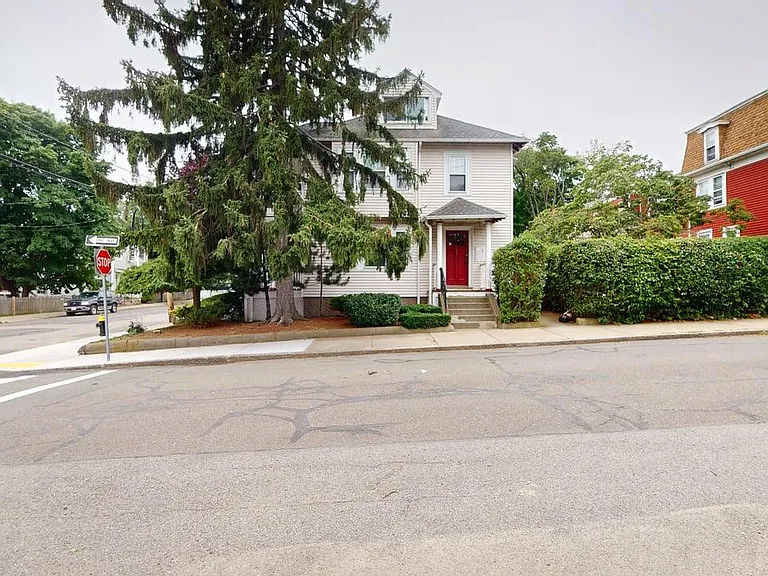 189 Wordsworth St #1 — Photo 15