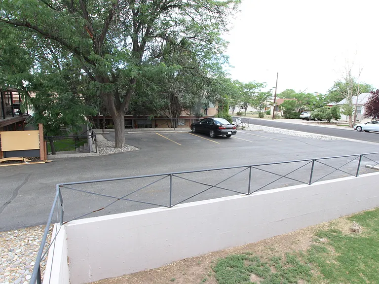 1425 Bunting Ave — Photo 27