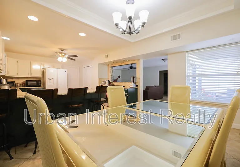 505 Beach Dr — Photo 8
