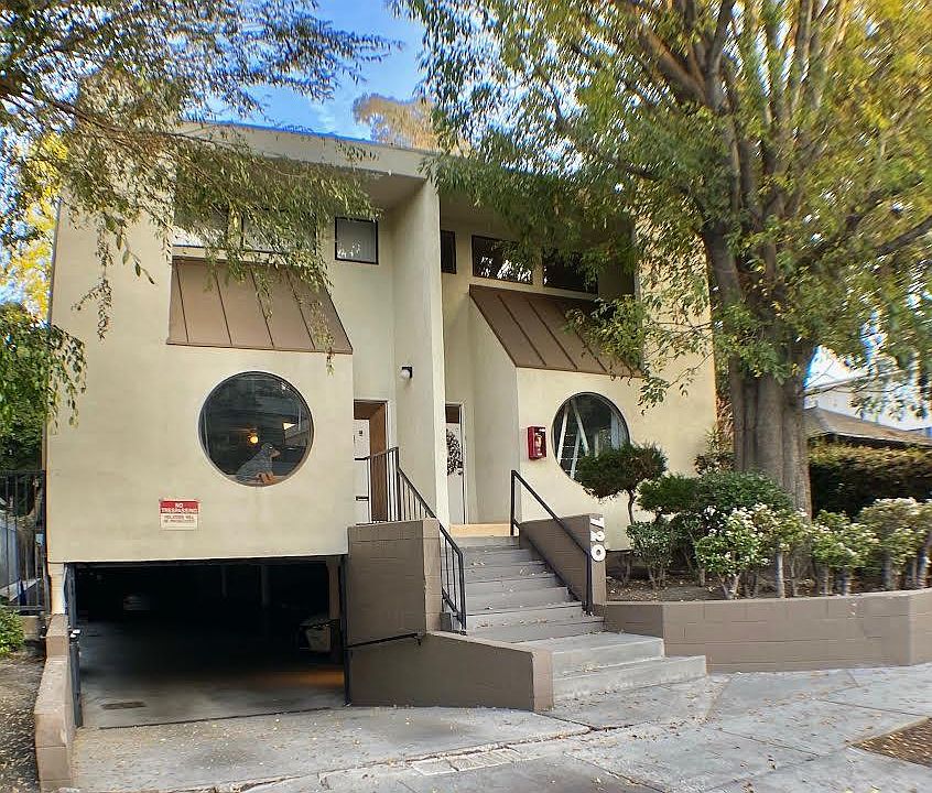1st image of 720 Westmount Dr