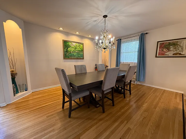 806 Warfield Ln — Photo 35