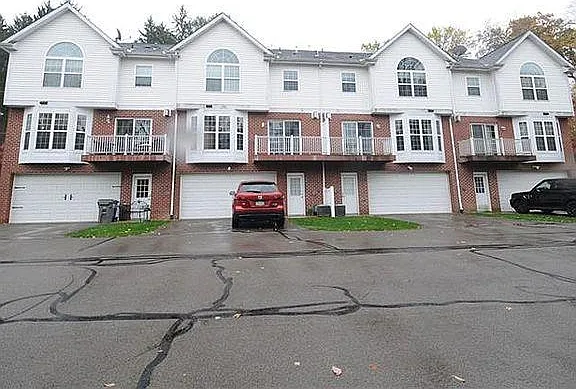 103 Lakeview Ct — Photo 46
