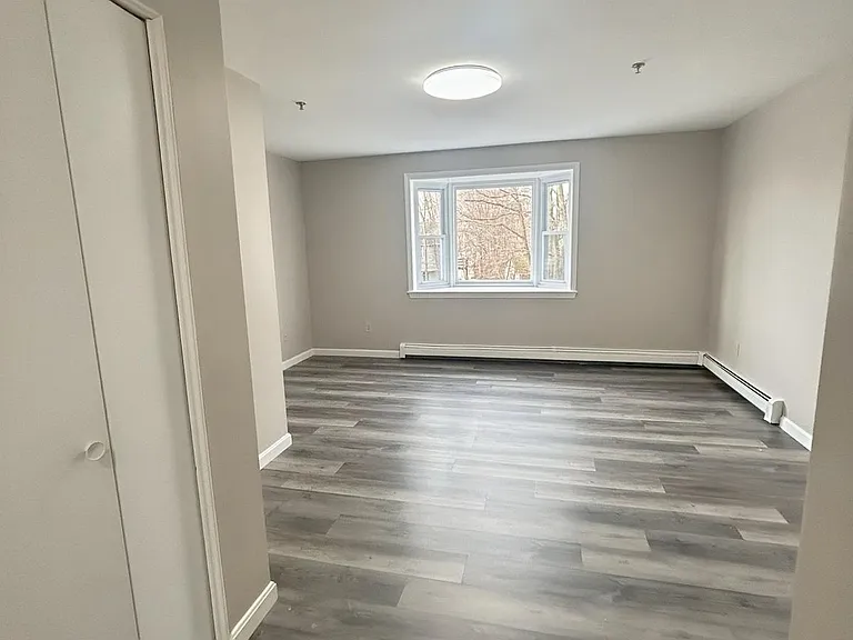 221 Park St #6 — Photo 11