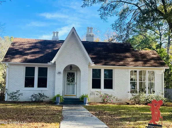 310 S Park St, Senatobia, MS 38668