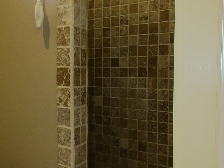 2104 W Ray Ave — Photo 32