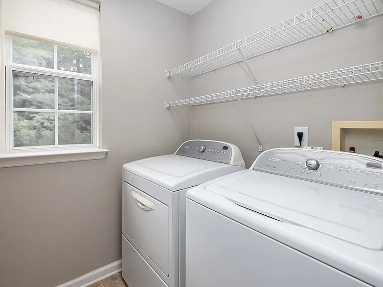 1204 Beech Hollow Dr — Photo 27