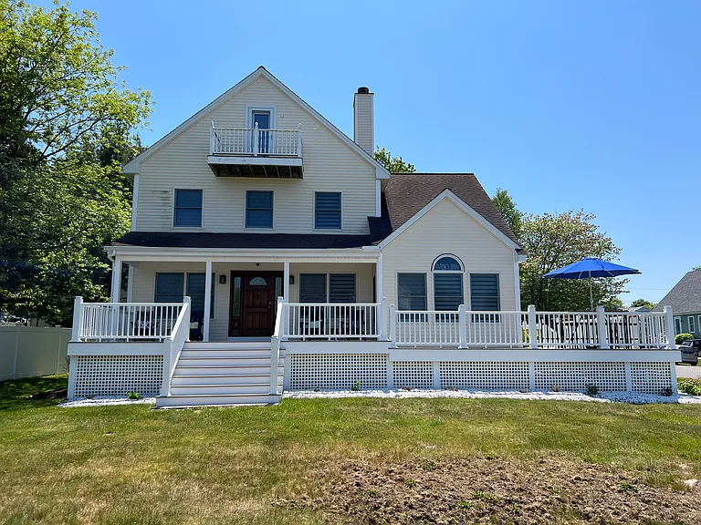 Spend the off-season in York Beach!