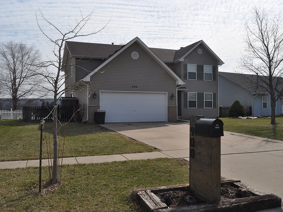 2nd image of 900 Shorewood Dr