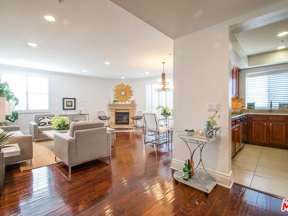 1st image of 1023 Wilcox Ave Unit 302