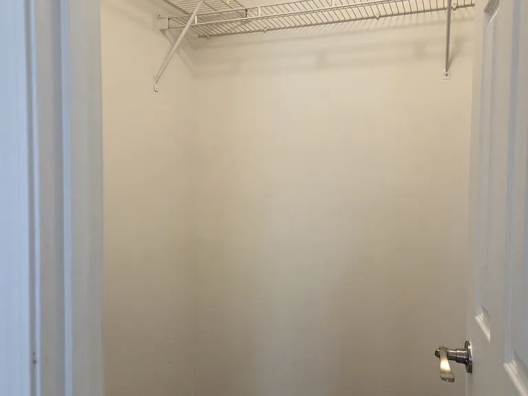 945 Ruth Dr — Photo 5