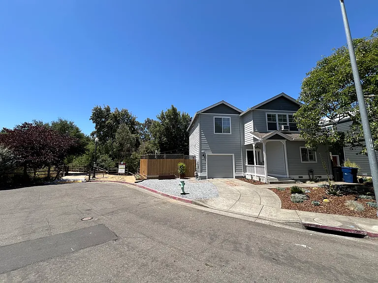 7119 Marsh Way — Photo 28