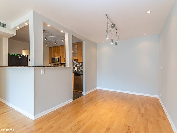 4th image of 5001 Carriage Way Dr #202